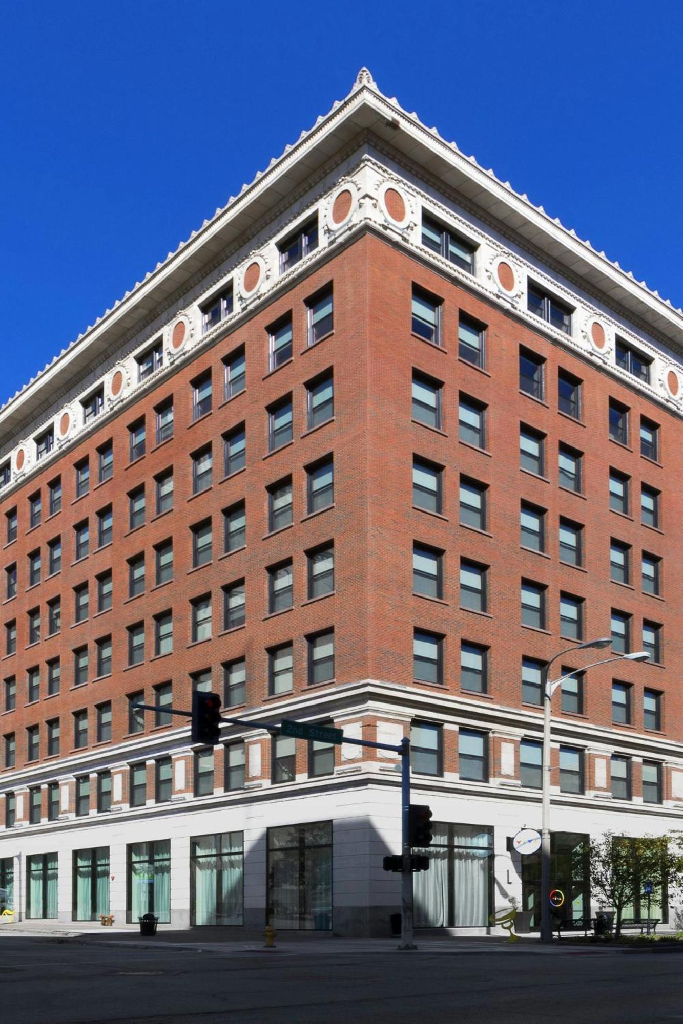 The Current Iowa, Autograph Collection Hotel Дейвънпорт Екстериор снимка